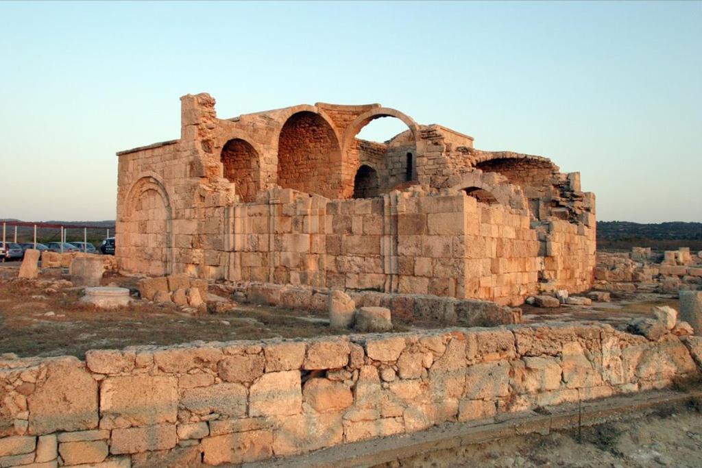 Отель Oasis At Ayfilon Rizokarpaso Экстерьер фото