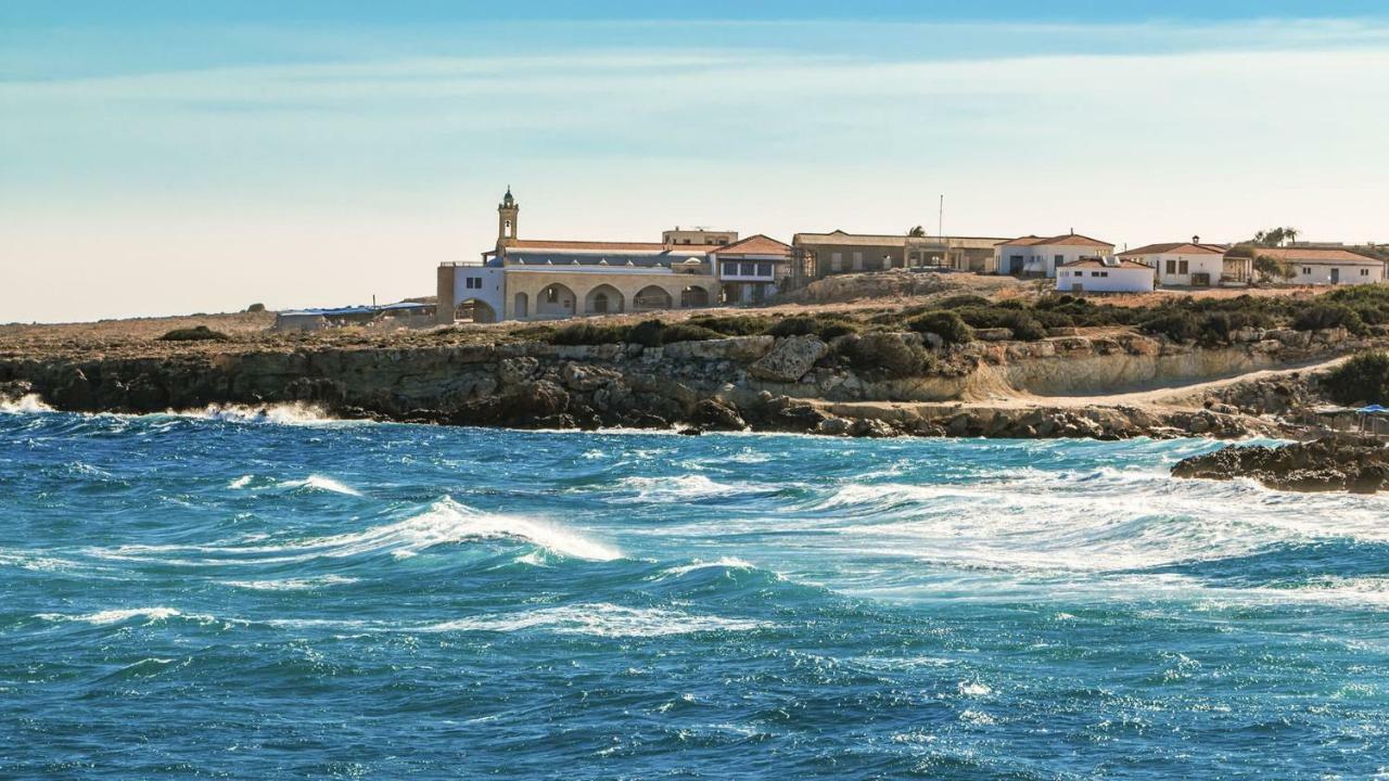 Отель Oasis At Ayfilon Rizokarpaso Экстерьер фото